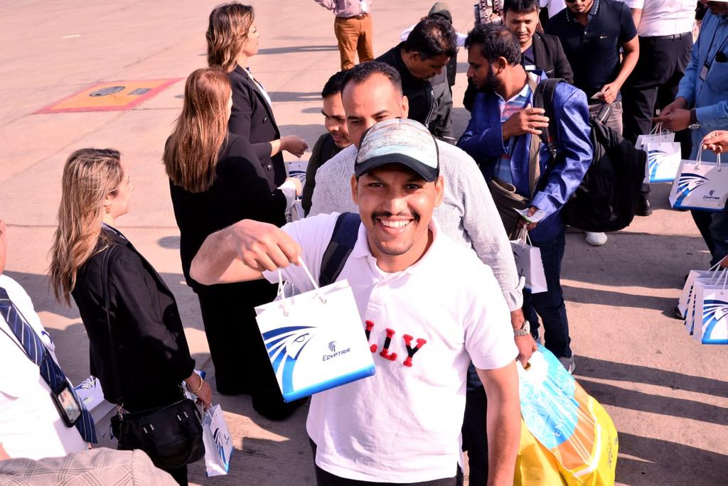 انطلاق أولى رحلات مصرللطيران من القاهرة إلى عاصمة بنجلاديش