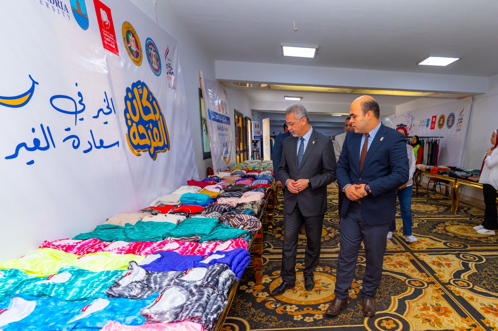 بالصور.. صندوق تحيا مصر ينظم معرض دكان الفرحة في جامعة الإسكندرية