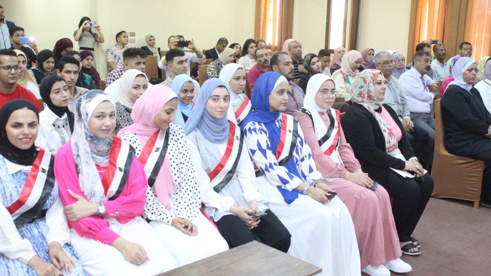 «العاشر من رمضان» تحصد المراكز العشرة الأولى في التعليم المزدوج على مستوى الجمهورية