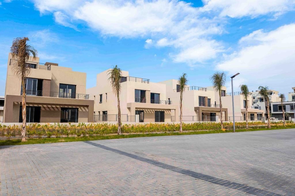 محافظ الإسكندرية وياسين منصور يتفقدان الأعمال الإنشائية والتنفيذية من مشروع بالم هيلز