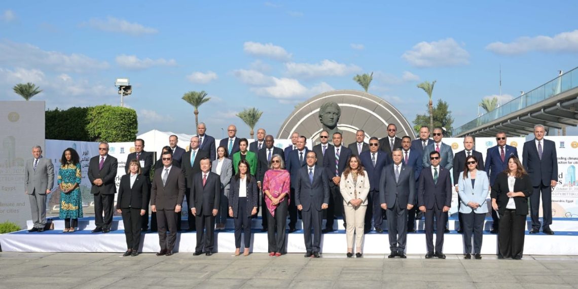 محافظ مطروح يشارك فى فعاليات اليوم العالمى للمدن بالإسكندرية