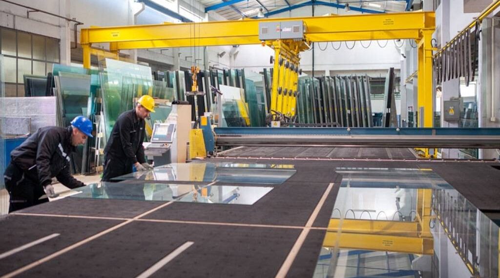 «الشرق الأوسط لصناعة الزجاج» تقرر إنشاء مصنع بالعاشر من رمضان