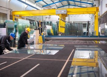 «الشرق الأوسط لصناعة الزجاج» تقرر إنشاء مصنع بالعاشر من رمضان