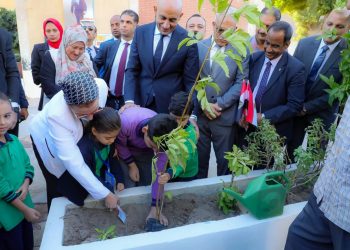 إطلاق المرحلة الأولى من مبادرة «التشجير وفصل المخلفات بالمدارس»