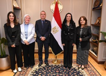 «التضامن» تبحث مع «الأمم المتحدة للسكان» التوسع في خطط وبرامج العمل