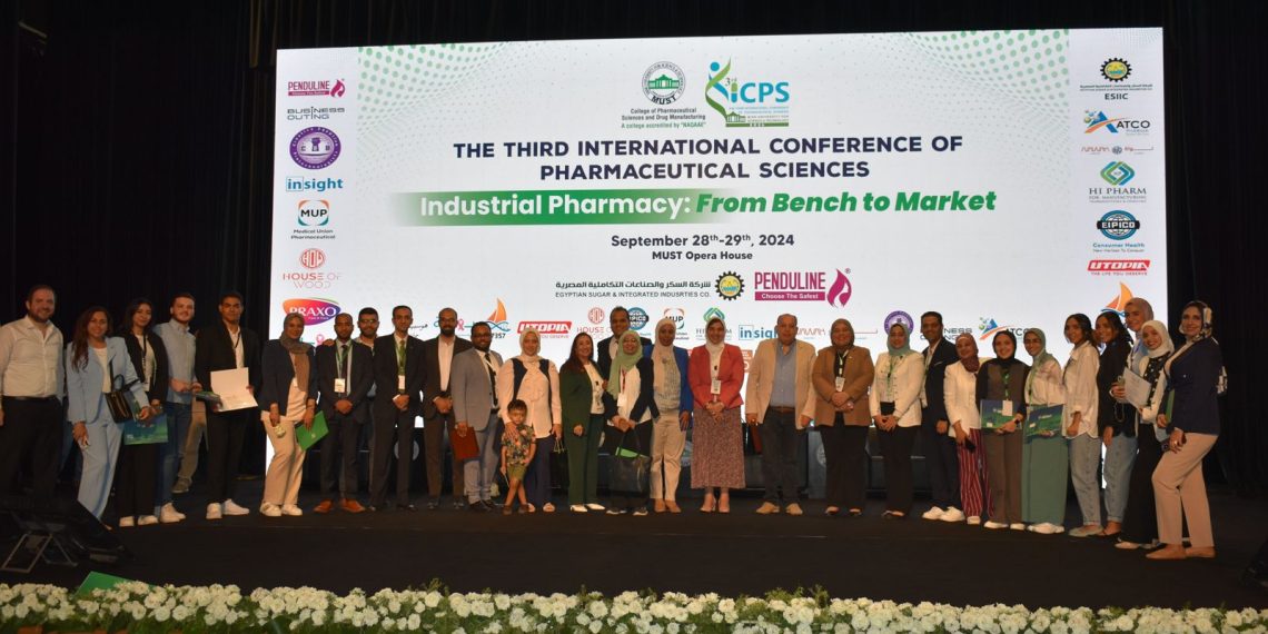 مؤتمر صيدلة مصر للعلوم والتكنولوجيا يبحث تحويل الأبحاث النظرية لمنتجات دوائية