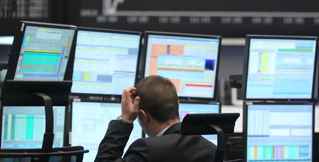 أسهم أوروبا تحقق مكاسب أسبوعية مع ترقب أرباح الشركات وإجراءات تحفيز صينية