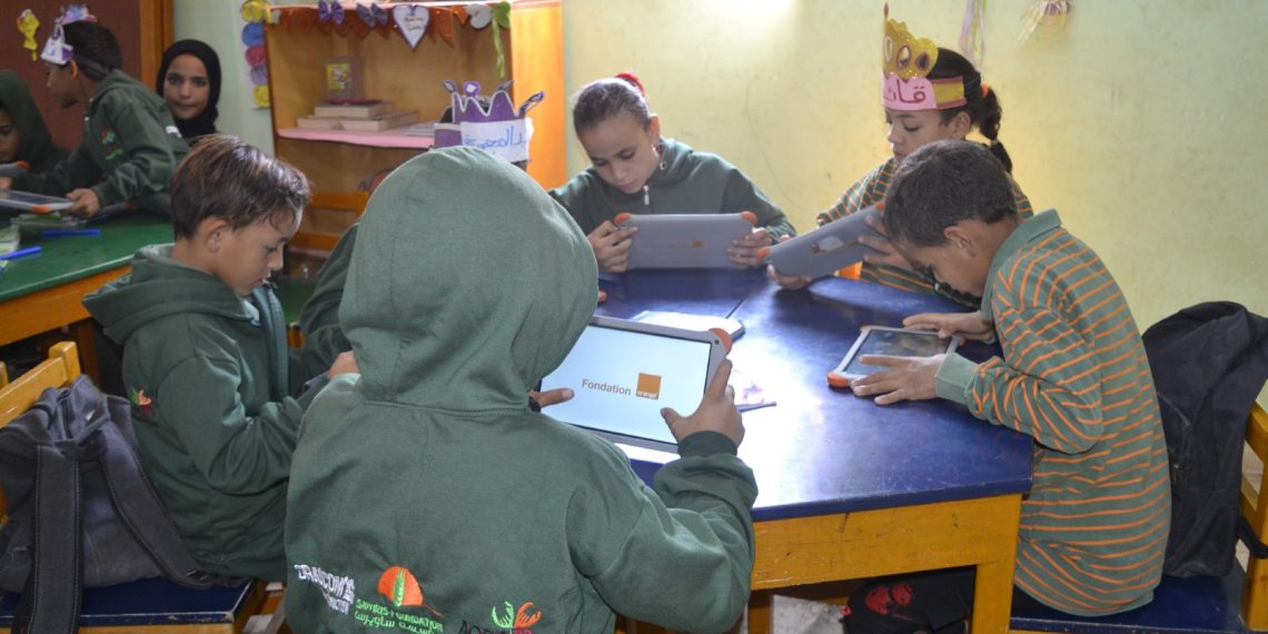 «اورنچ» توسع مشروع المدارس الرقمية لـ 100 مدرسة في 2024