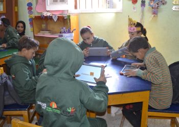 «اورنچ» توسع مشروع المدارس الرقمية لـ 100 مدرسة في 2024