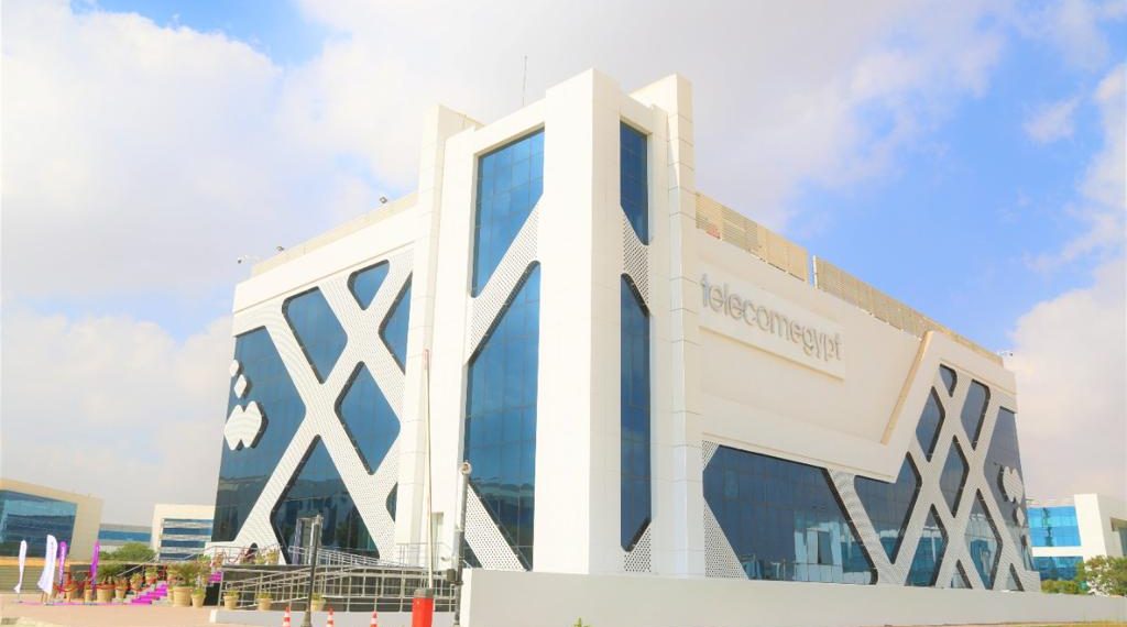 المصرية للاتصالات تحصل على شهادة التصميم Tier III لمركز البيانات الإقليمي
