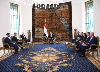 الرئيس السيسى يستقبل رئيس المنتدى الاقتصادى العالمى