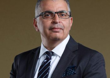 الدكتور عمرو أبو العنين الرئيس التنفيذي والعضو المنتدب لشركة سي آي لإدارة الأصول