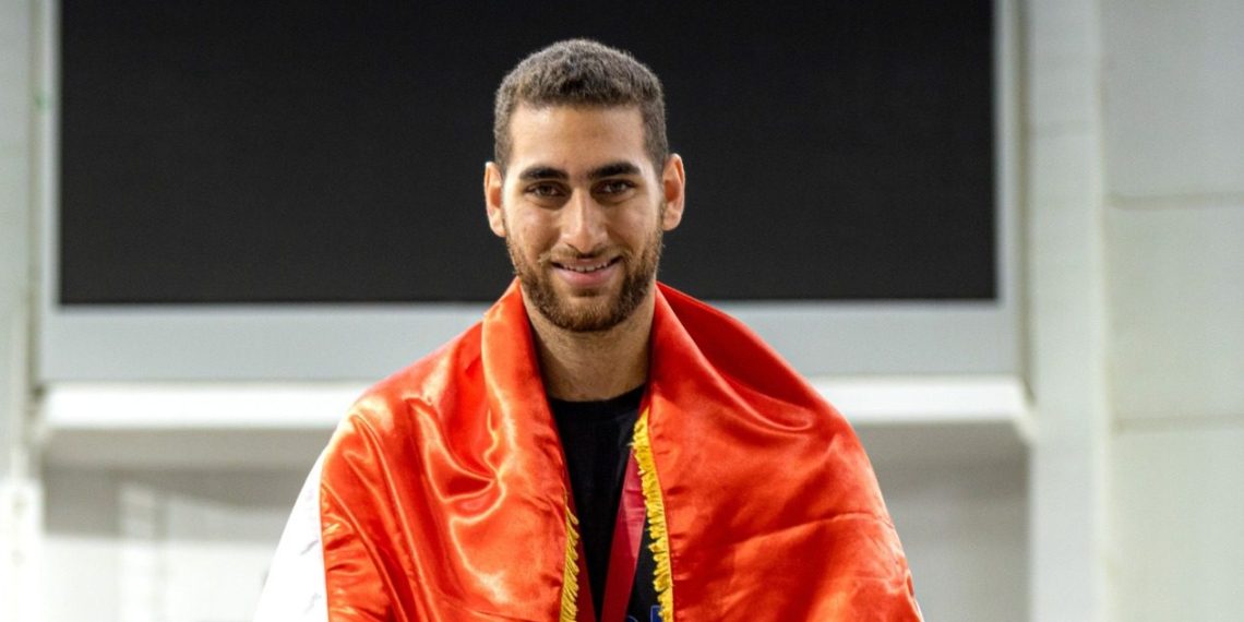 المصري لتنمية الصادرات يحتفل برعايته للبطل «عمر شريف» بعد فوزه