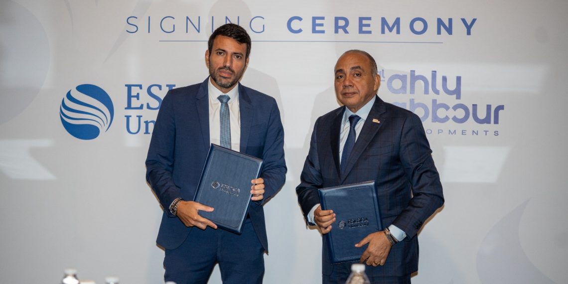الأهلي صبور توقع مذكرة تفاهم مع جامعة ESLSCA لدعم الكوادر البشرية