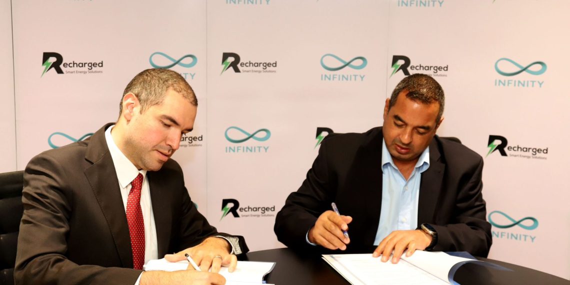 إنفنيتي كابيتال وRecharged تتعاونان للتوسع في حلول الشحن المنزلي للسيارات الكهربائية