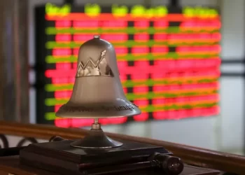 البورصة المصرية تغلق تعاملات الإثنين على تراجع جماعي