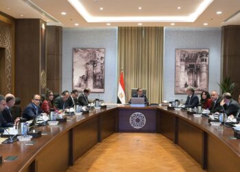 الحكومة تستعد لإطلاق مبادرة تحويل السيارات للعمل بالغاز الطبيعي