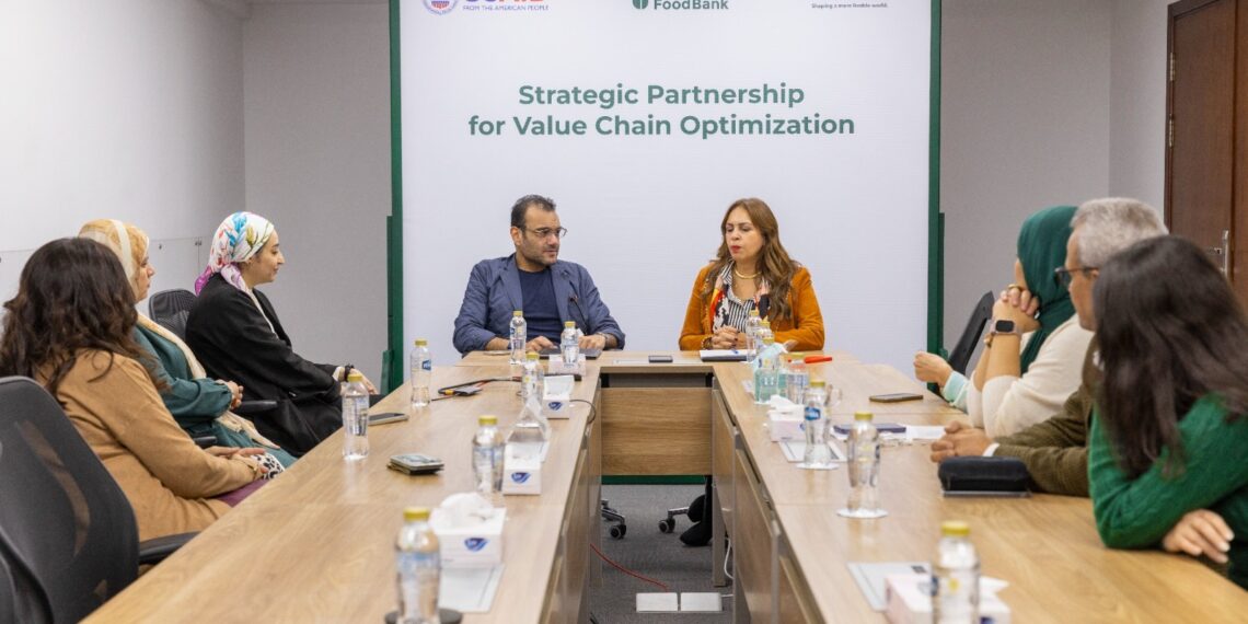 «بنك الطعام» و «أعمال مصر» يطلقان شراكة لتطوير حلول مبتكرة في التخزين وإدارة النفايات