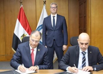 شركة «ABB» توقع اتفاقيتين لرفع كفاءة استخدام الطاقة بمصانع أبوقير للأسمدة