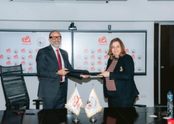 «إي آند مصر» توقع بروتوكول تعاون مع صندوق الإسكان لتوفير حلول الاتصالات بالمجتمعات العمرانية