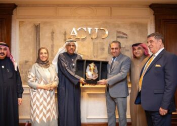 رئيس مجلس إدارة العاصمة الإدارية يستقبل وفدًا من مجلسي النواب والشورى البحريني