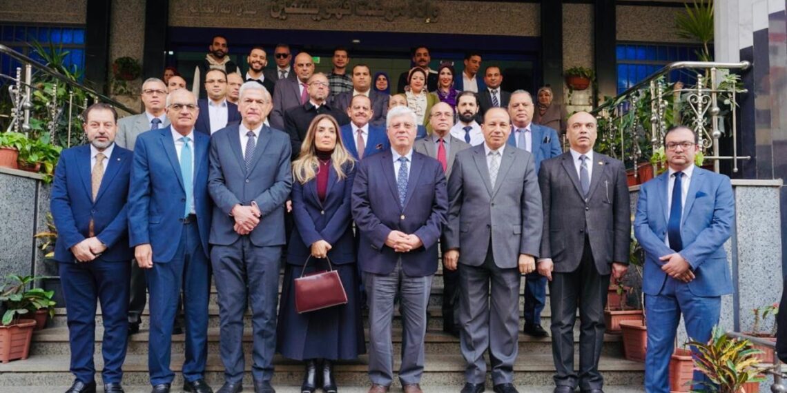 البنك المركزي يدعم تجهيز أول مركز متخصص لزراعة الكبد بجامعة المنصورة 