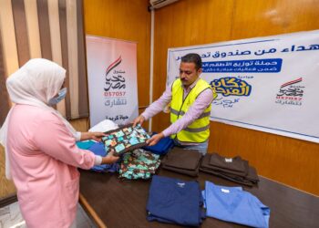 صندوق تحيا مصر يقدم 238 ألف قطعة ملابس طبية لـ 27 ألف طبيب وممرض