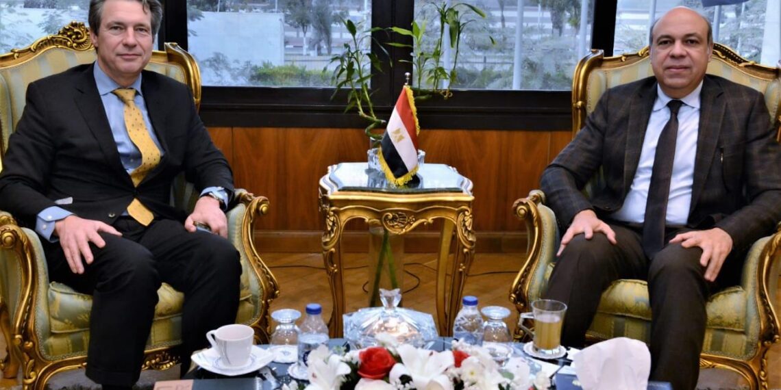 وزير الطيران المدني يستقبل المدير التنفيذى للبنك الأوروبي لإعادة الإعمار والتنمية