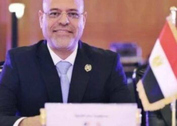 وزير العمل يعلق على إجراءات تطبيق التأمين الصحي للعاملين في الإمارات