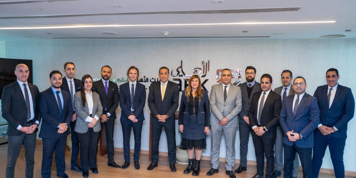 الأهلي الكويتي – مصر يكرم موظفيه المتميزين في قطاع التأمين البنكي