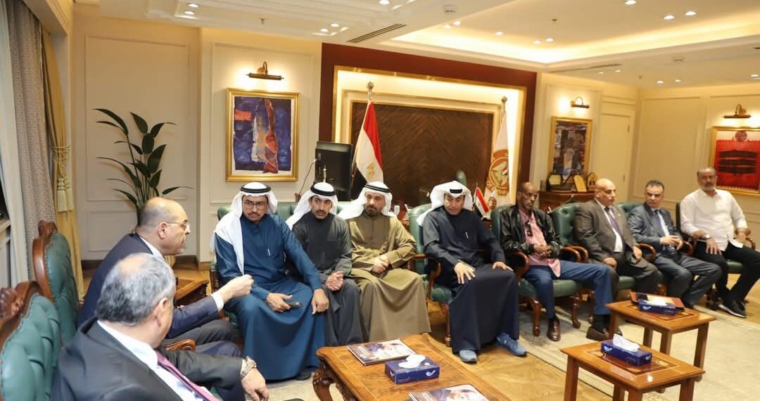 وزير العمل يستقبل وفدًا من الاتحاد الدولي لنقابات العمال العرب