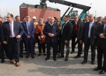 وزير النقل يتفقد مشروعي إنشاء محطة تحيا مصر 2 والصب الجاف بميناء الدخيلة