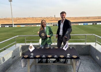 سوبرنوفاس توقع شراكة مع رايت تو دريم لتقديم منح كروية بالخارج للأطفال