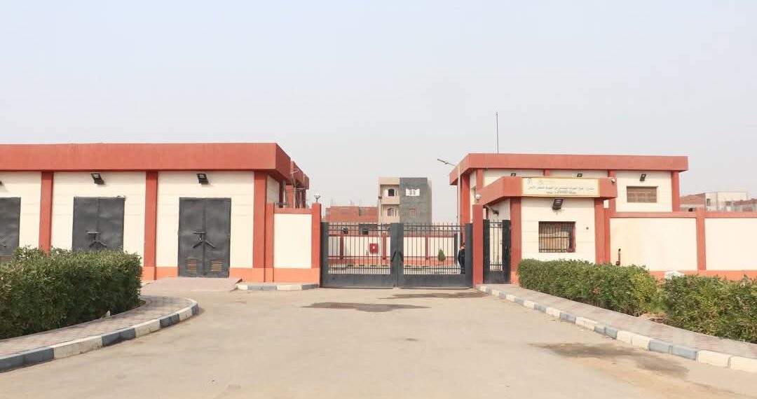 وزير الإسكان يتابع سير العمل بمشروعات تطوير البنية الأساسية بالسادات