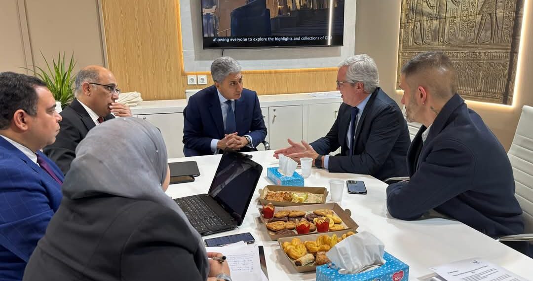 وزير السياحة والآثار يستكمل لقاءاته المهنية خلال زيارته الحالية للعاصمة الإسبانية مدريد