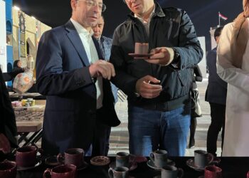 وزير الثقافة يتفقد الاستعدادات النهائية لانطلاق فعاليات الأيام الثقافية المصرية في قطر