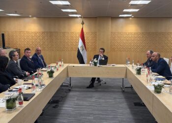 عبدالغفار: الدولة تولي أهتمامًا كبيرًا لتوطين صناعة الأدوية والأجهزة الطبية