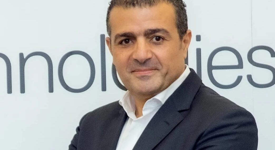 المهن المدعومة بالذكاء الاصطناعي: مستقبل العمل وفجوة المهارات