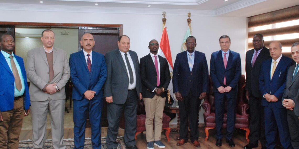 وزير الزراعة يتابع الموقف التنفيذي للمزرعة المصرية الاوغندية المشتركة 