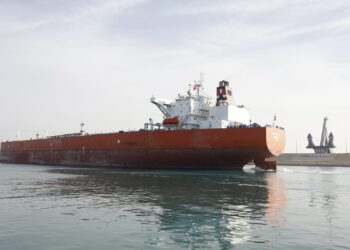 قناة السويس تشهد عبور ناقلة البترول CHRYSALIS في رحلتها الأولى منذ يوليو الماضي