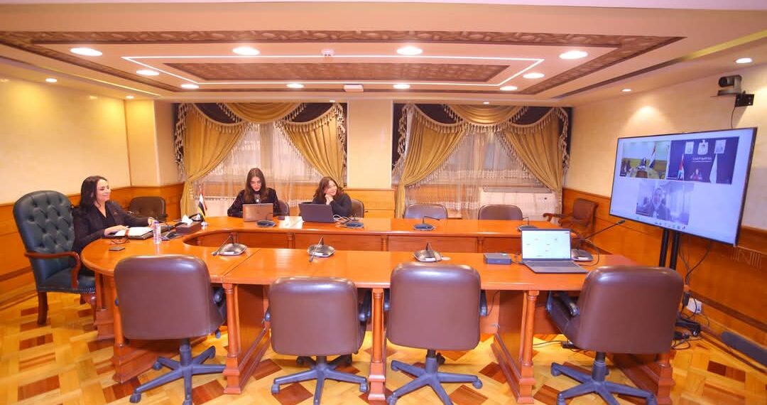 وزيرة التضامن ووزيرة الإغاثة الفلسطينية تتابعان دخول المساعدات الإنسانية لغزة