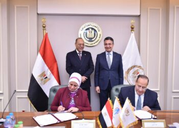 وزيرا التموين والعمل يوقعان بروتوكول لدعم العمالة غير المنتظمة