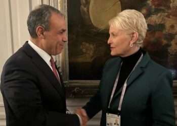 وزير الخارجية والهجرة يلتقي بالمديرة التنفيذية لبرنامج الغذاء العالمي