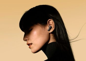 الضوضاء تزعج محادثتك؟ قم بإلغائها مع سماعات HUAWEI FreeBuds Pro 4