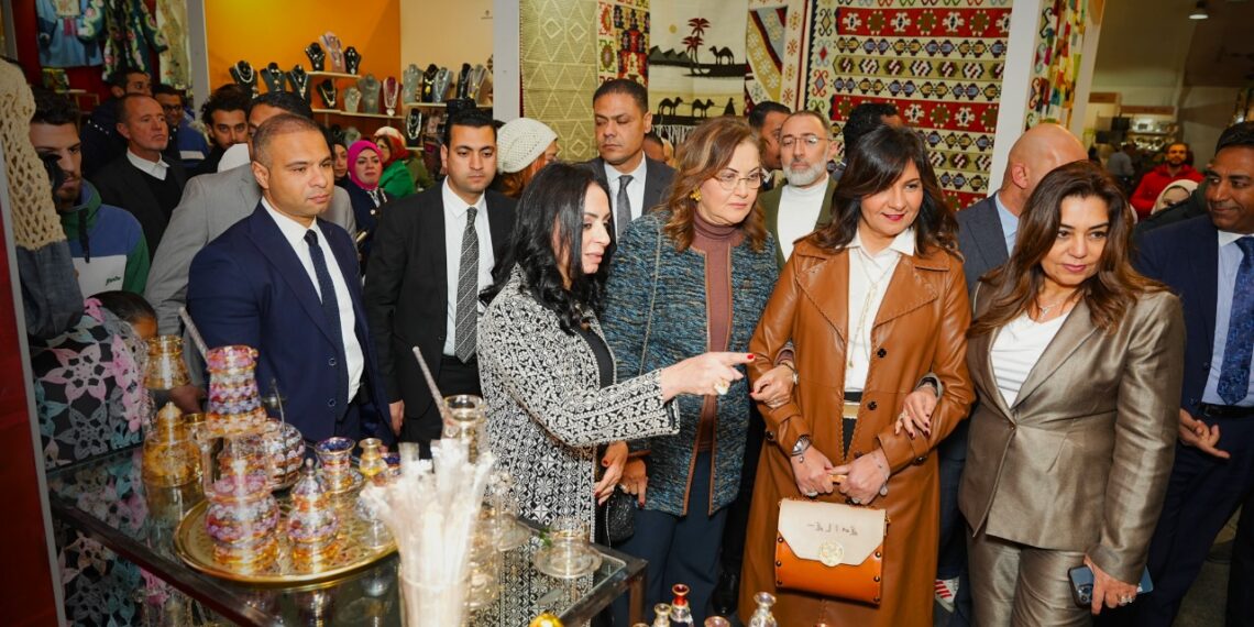 وزيرة التضامن الاجتماعي تفتتح معرض «ديارنا للحرف اليدوية والتراثية»