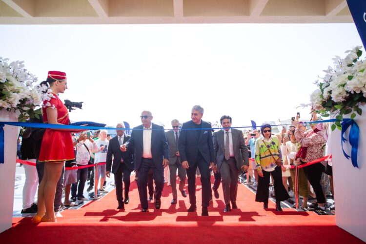 وزير السياحة يفتتح منتجع الباتروس مكادى بالغردقة .. صور