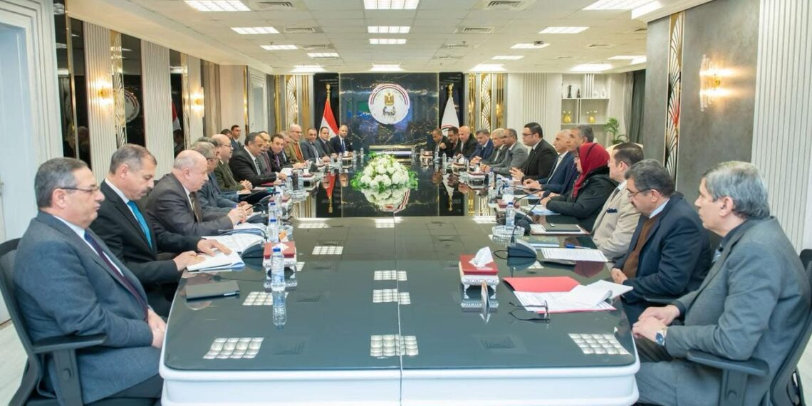 وزيرا ” الإنتاج الحربى “و ” الإسكان ” يتابعان مشروعات “حياة كريمة “