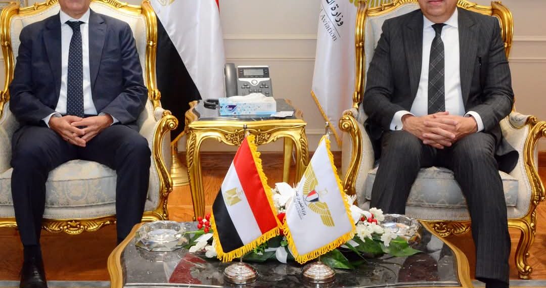وزير الطيران المدني يبحث مع وفد شركه «سيتا» العالمية سبل التعاون المشترك