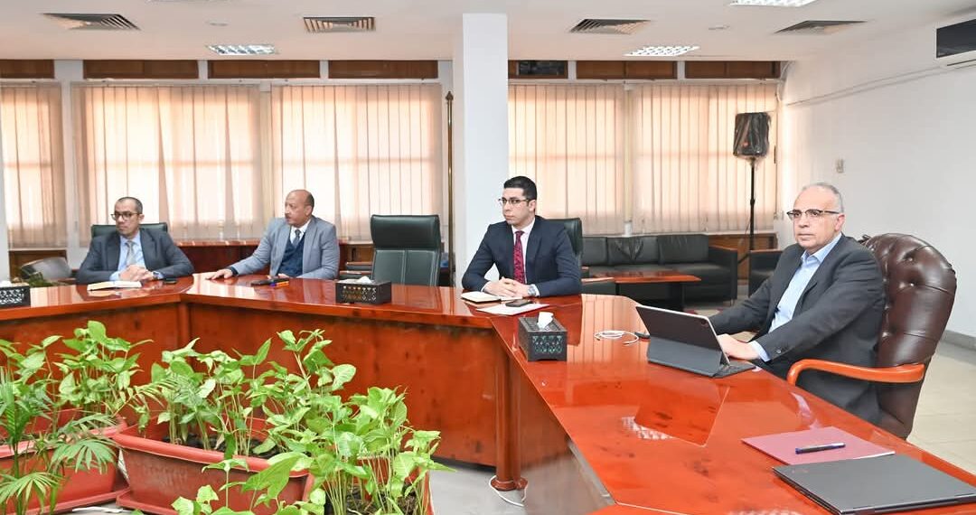 وزير الري يتابع أعمال وأنشطة مركز تنمية الموارد المائية بقطاع شئون مياه النيل