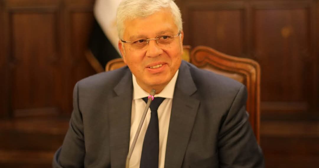 وزير التعليم العالي يهنئ مستشفيات جامعة أسيوط لحصولها على شهادة الأيزو 9001:2015